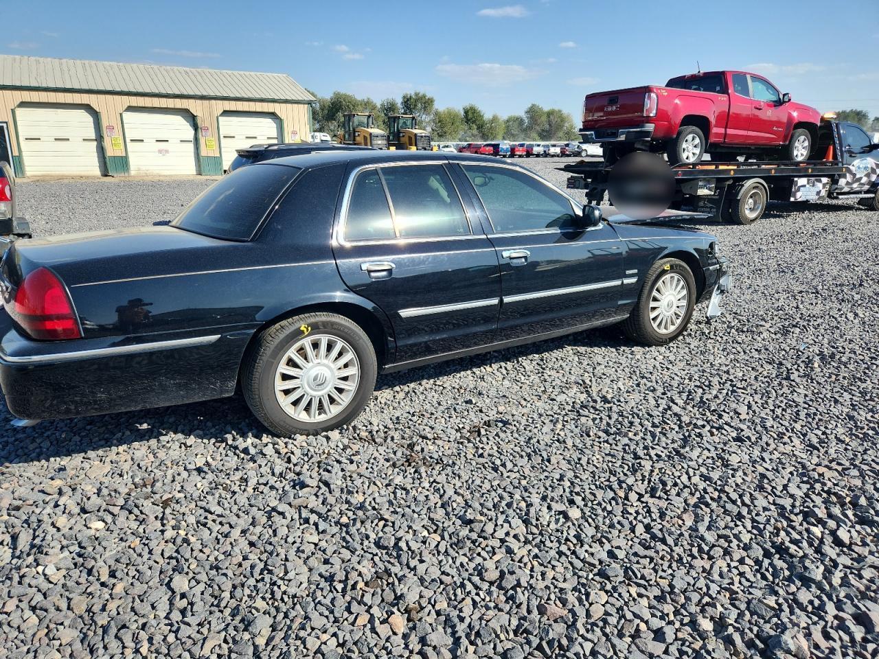 2011 Mercury Grand Marquis Ls - Image 3