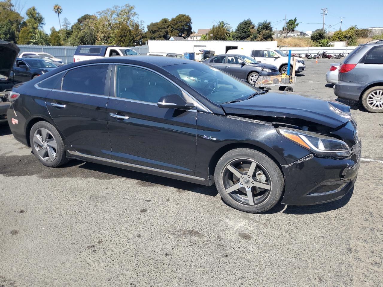 2017 Hyundai Sonata Plug-In Hybrid - Image 4