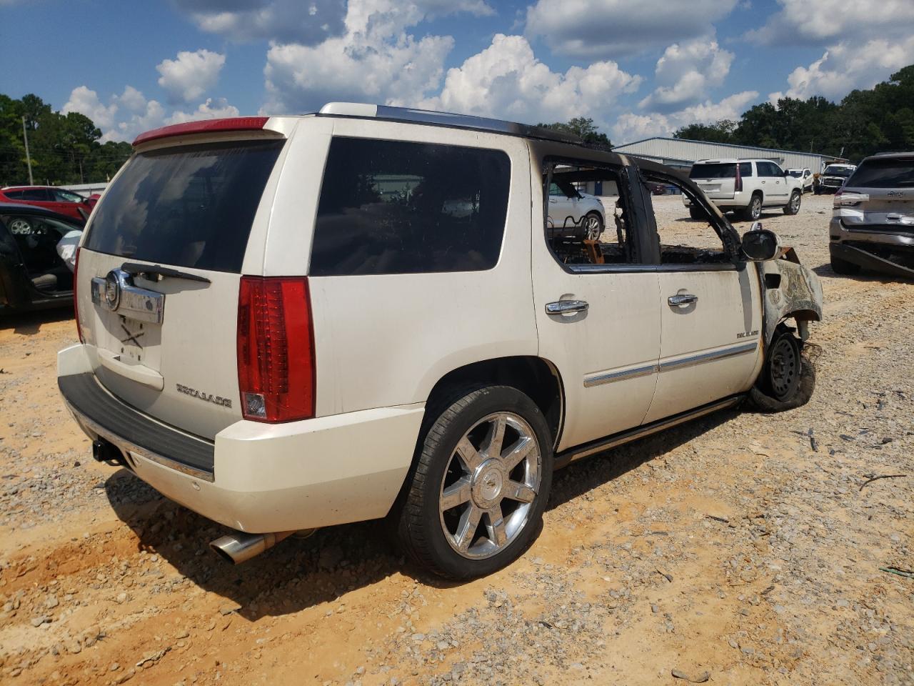 2011 Cadillac Escalade Premium - Фото 3