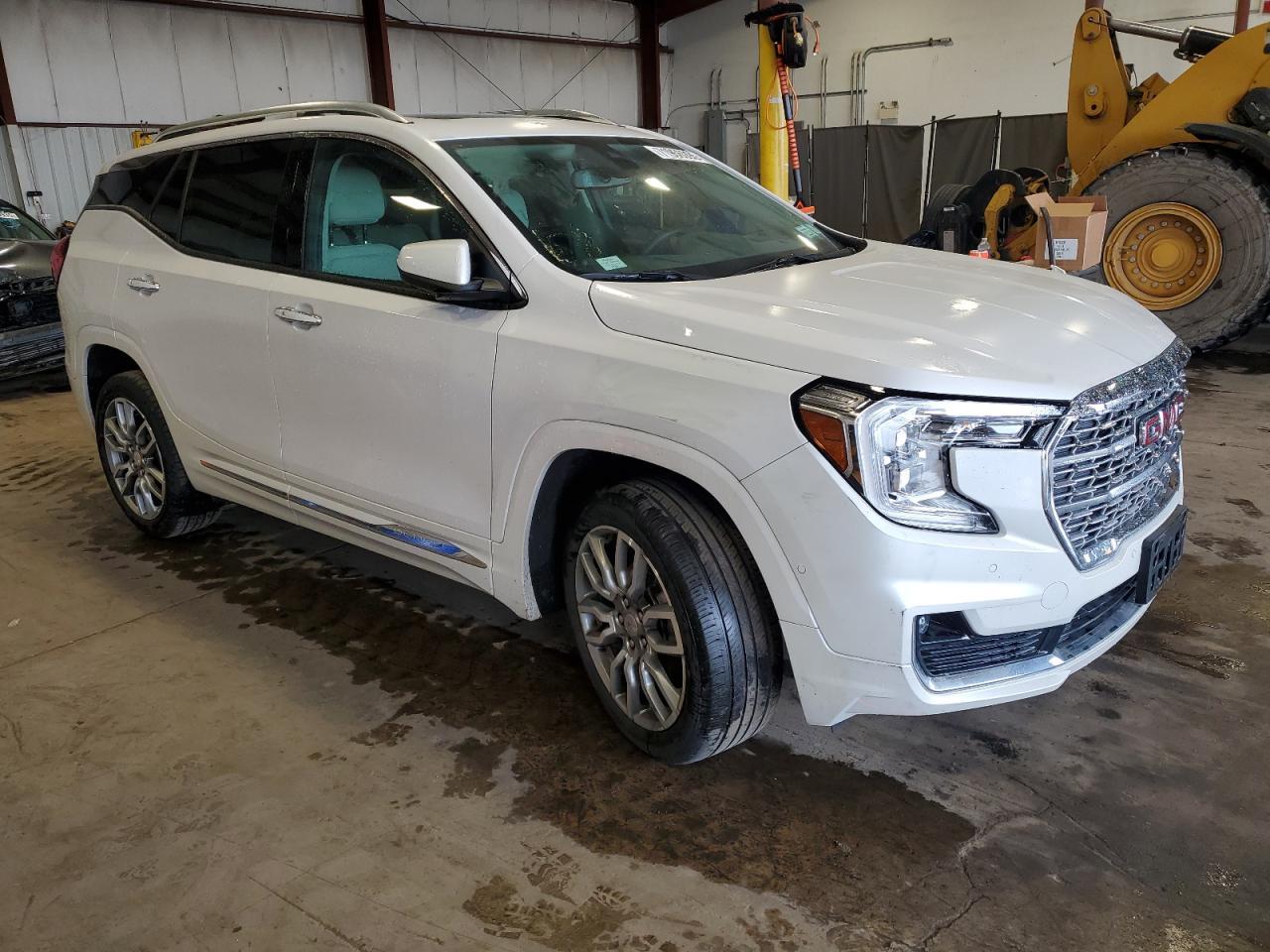 2024 GMC Terrain Denali - Image 4