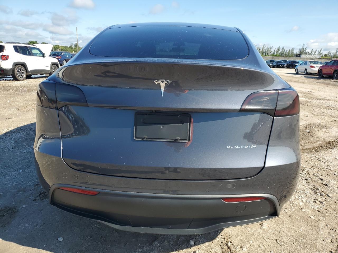 2022 Tesla Model Y - Image 6
