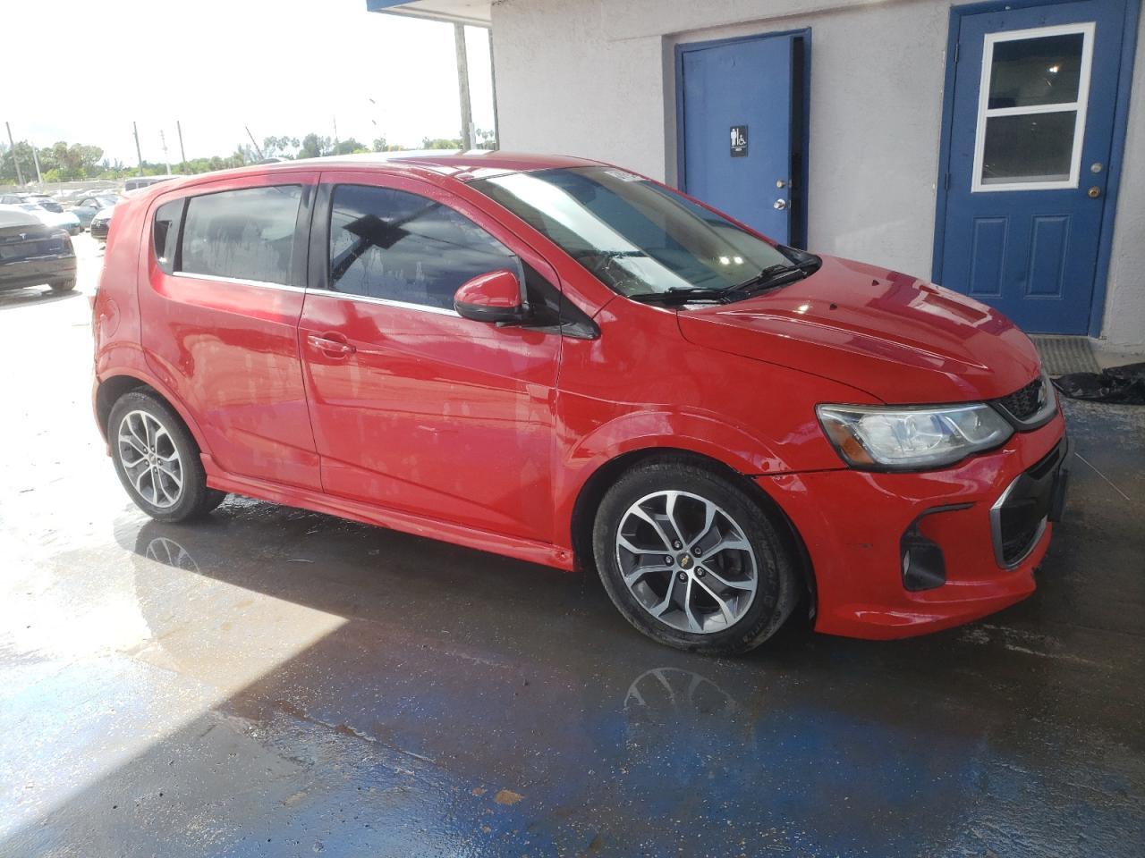 2017 Chevrolet Sonic Lt - Фото 4