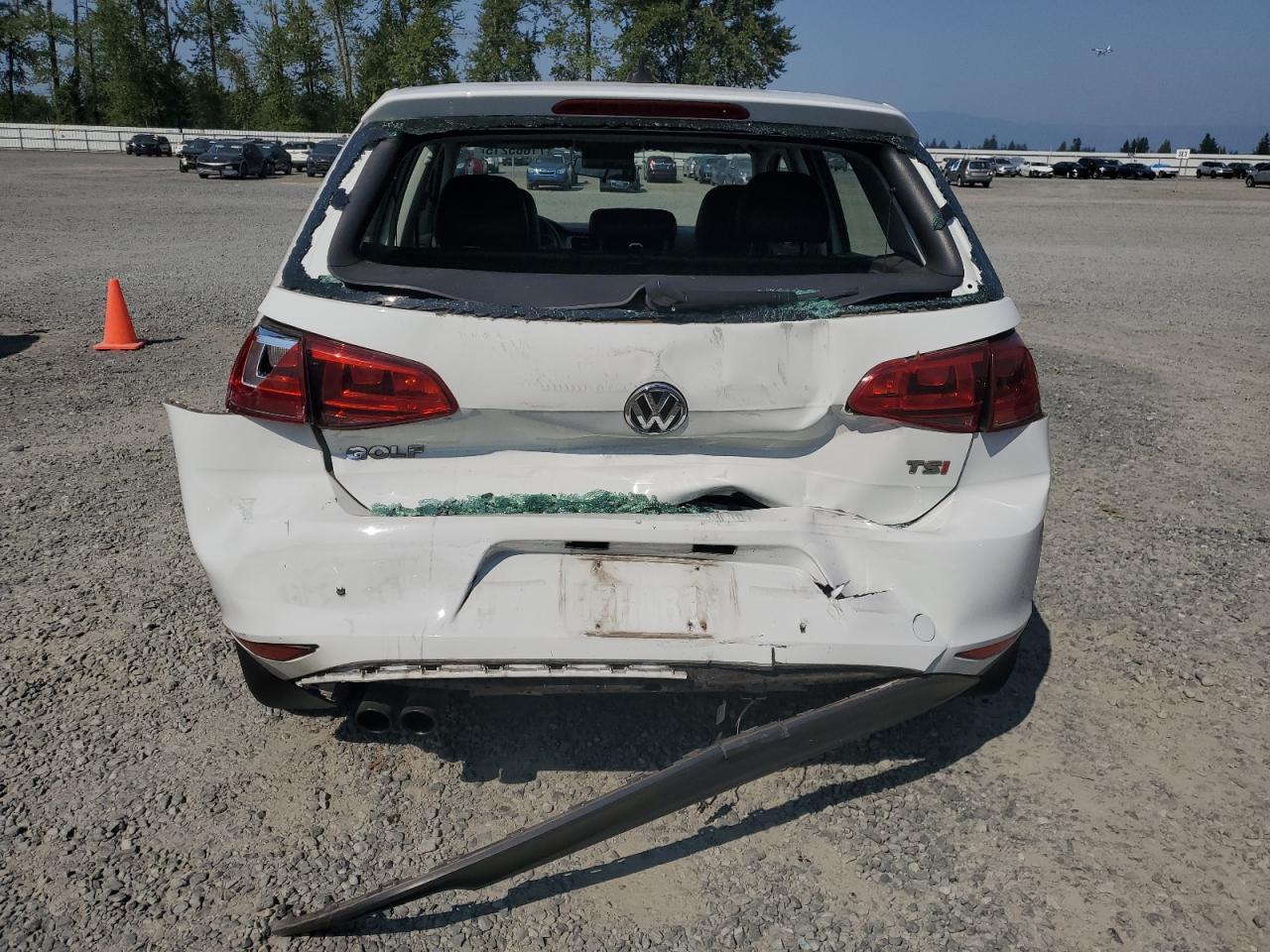 2017 Volkswagen Golf S - Image 6