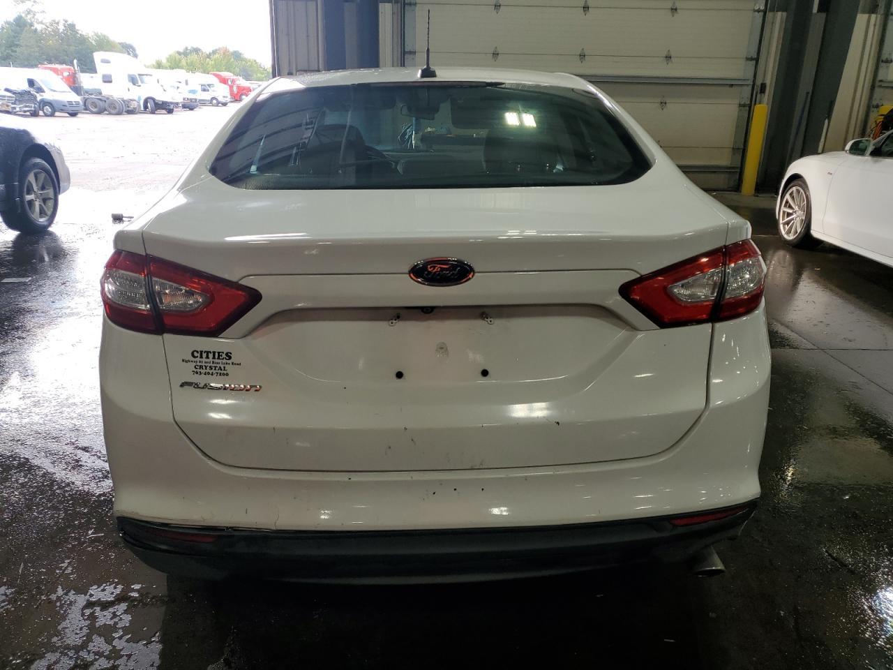 2015 Ford Fusion S - Фото 6