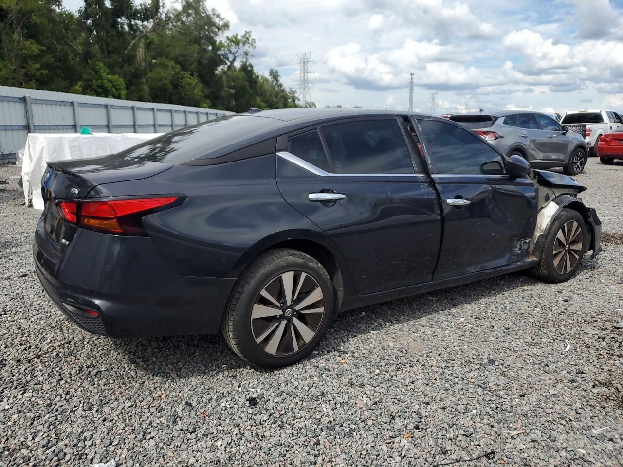 2021 Nissan Altima Sv - Image 3