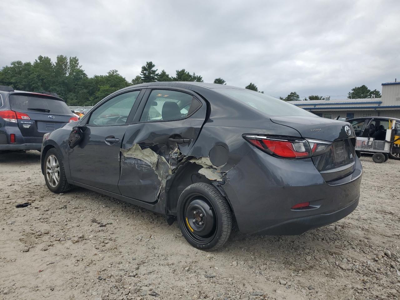 2017 Toyota Yaris Ia - Фото 2