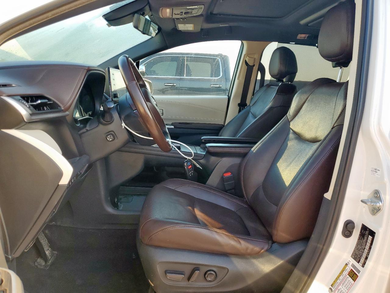 2021 Toyota Sienna Limited - Фото 7