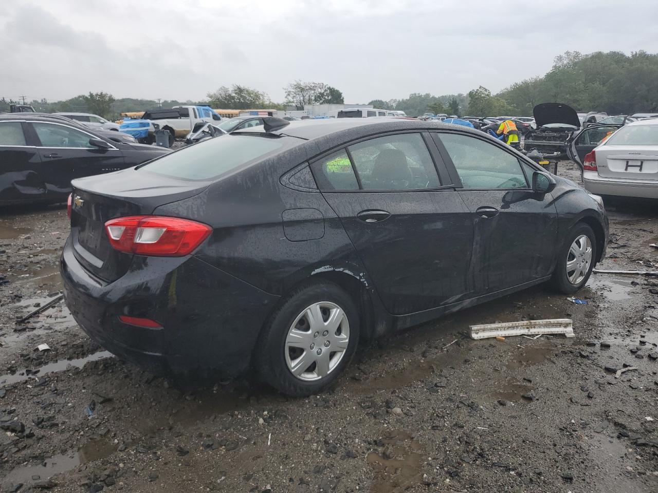 2017 Chevrolet Cruze Ls - Фото 3