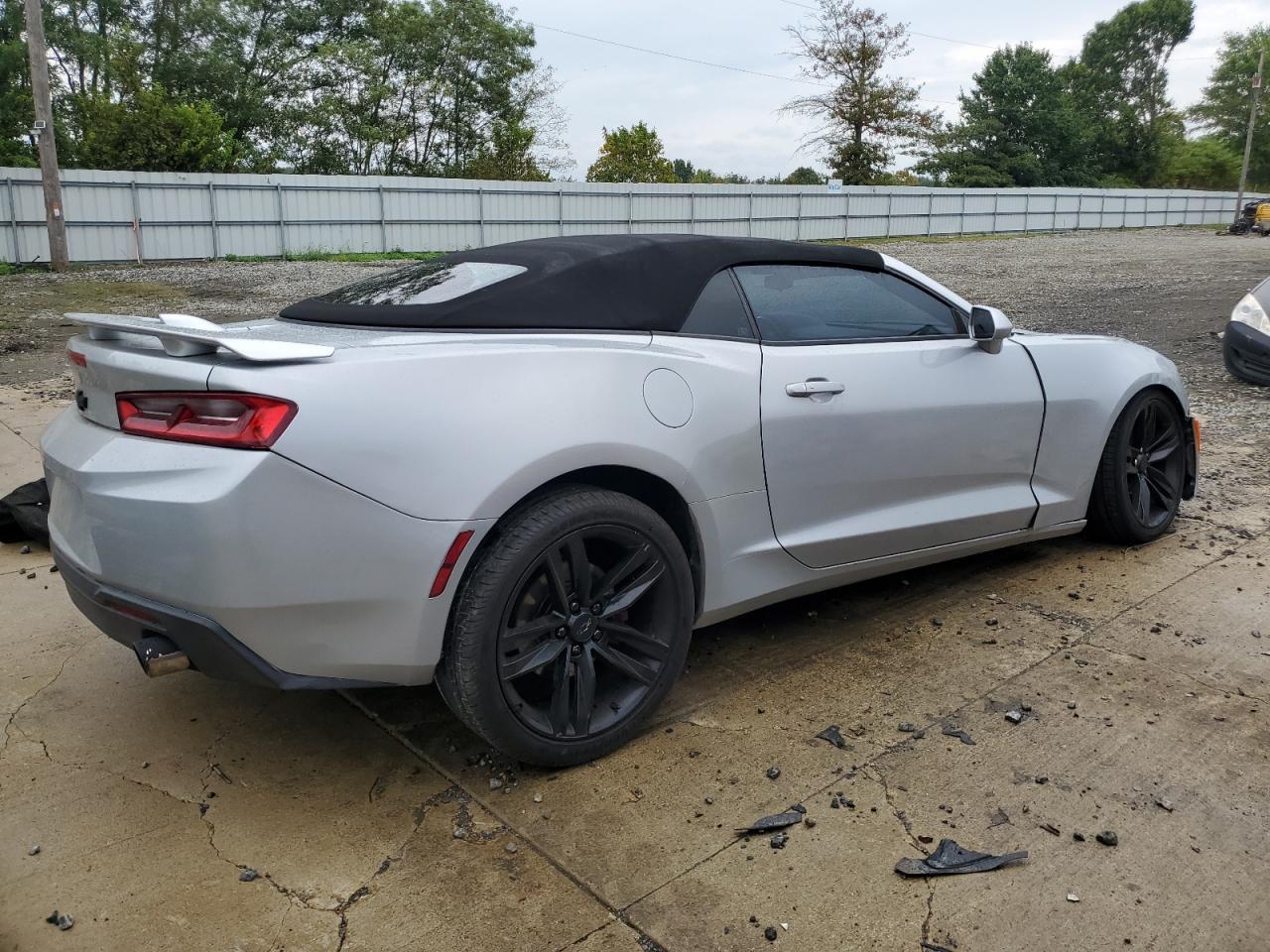 2018 Chevrolet Camaro Lt - Image 3