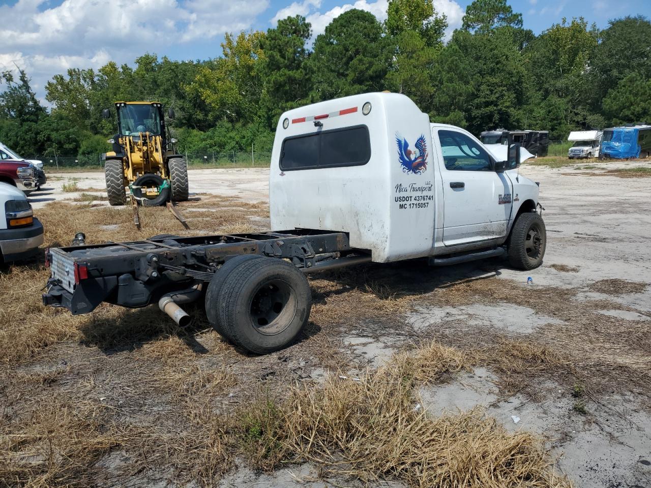 2017 Ram 3500 Cab & Chassis T - Фото 3