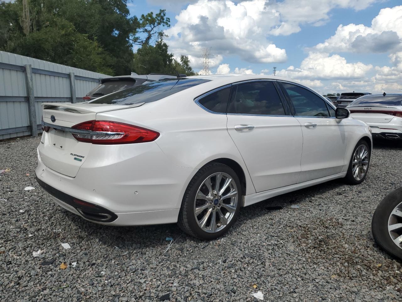 2017 Ford Fusion Titanium - Фото 3