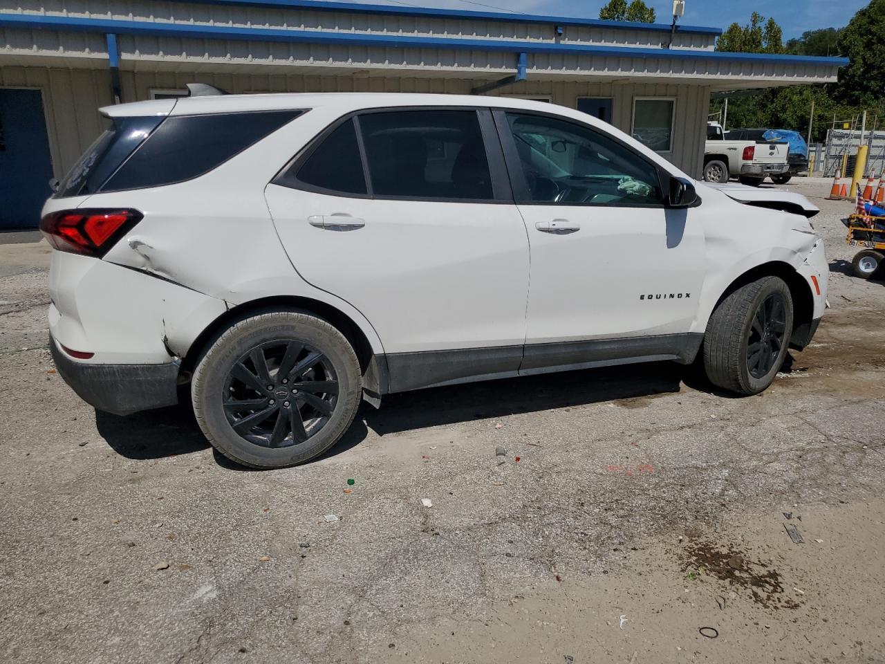 2024 Chevrolet Equinox Ls - Фото 3
