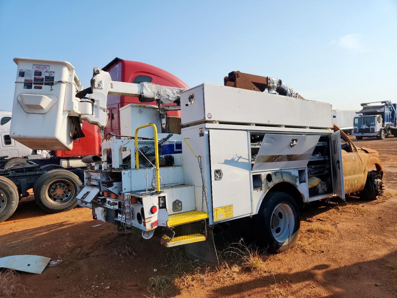 2016 Ford F550 Super Duty - Image 3