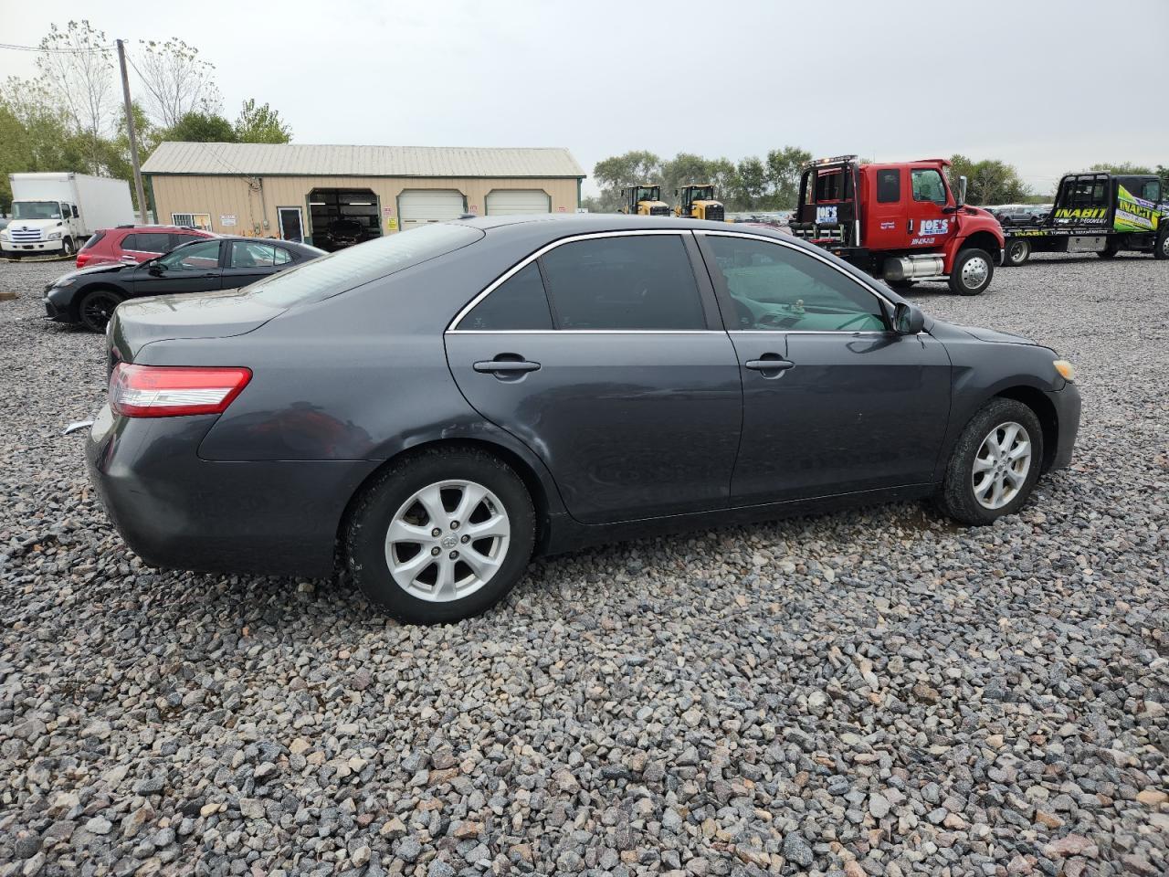 2011 Toyota Camry Base - Фото 3