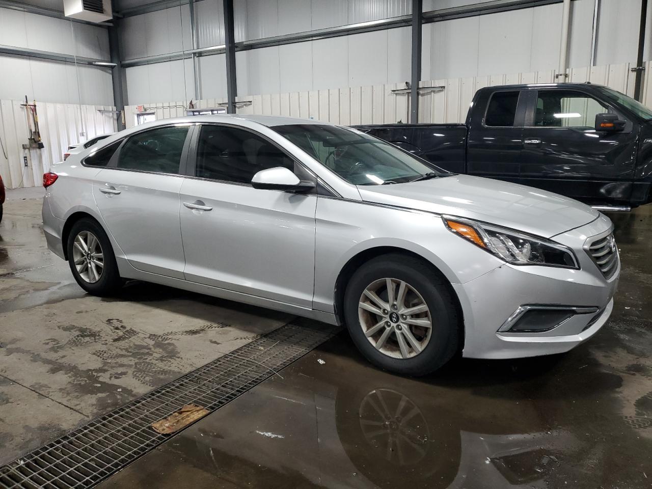 2017 Hyundai Sonata Se - Image 4