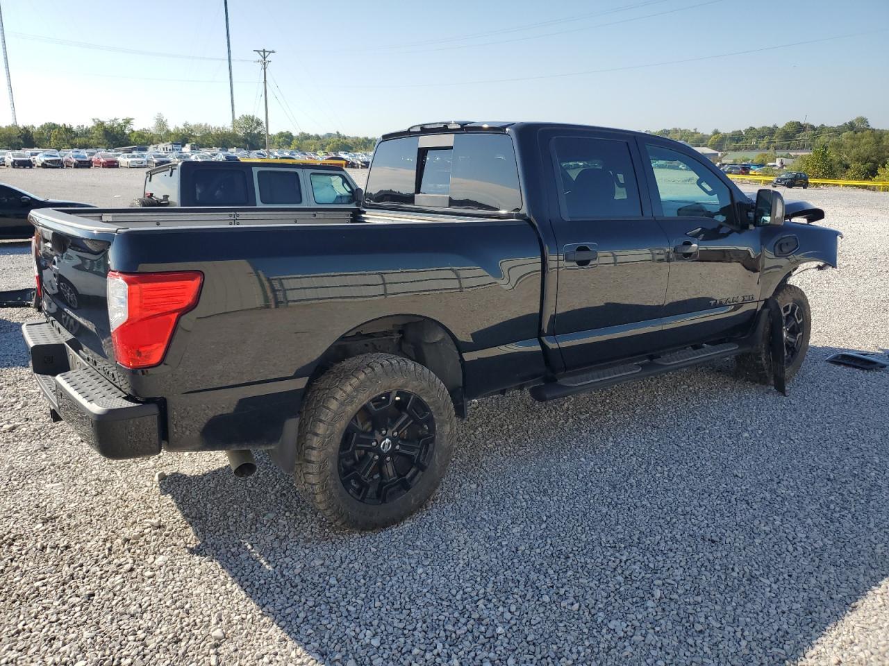 2019 Nissan Titan Xd Sl - Image 3