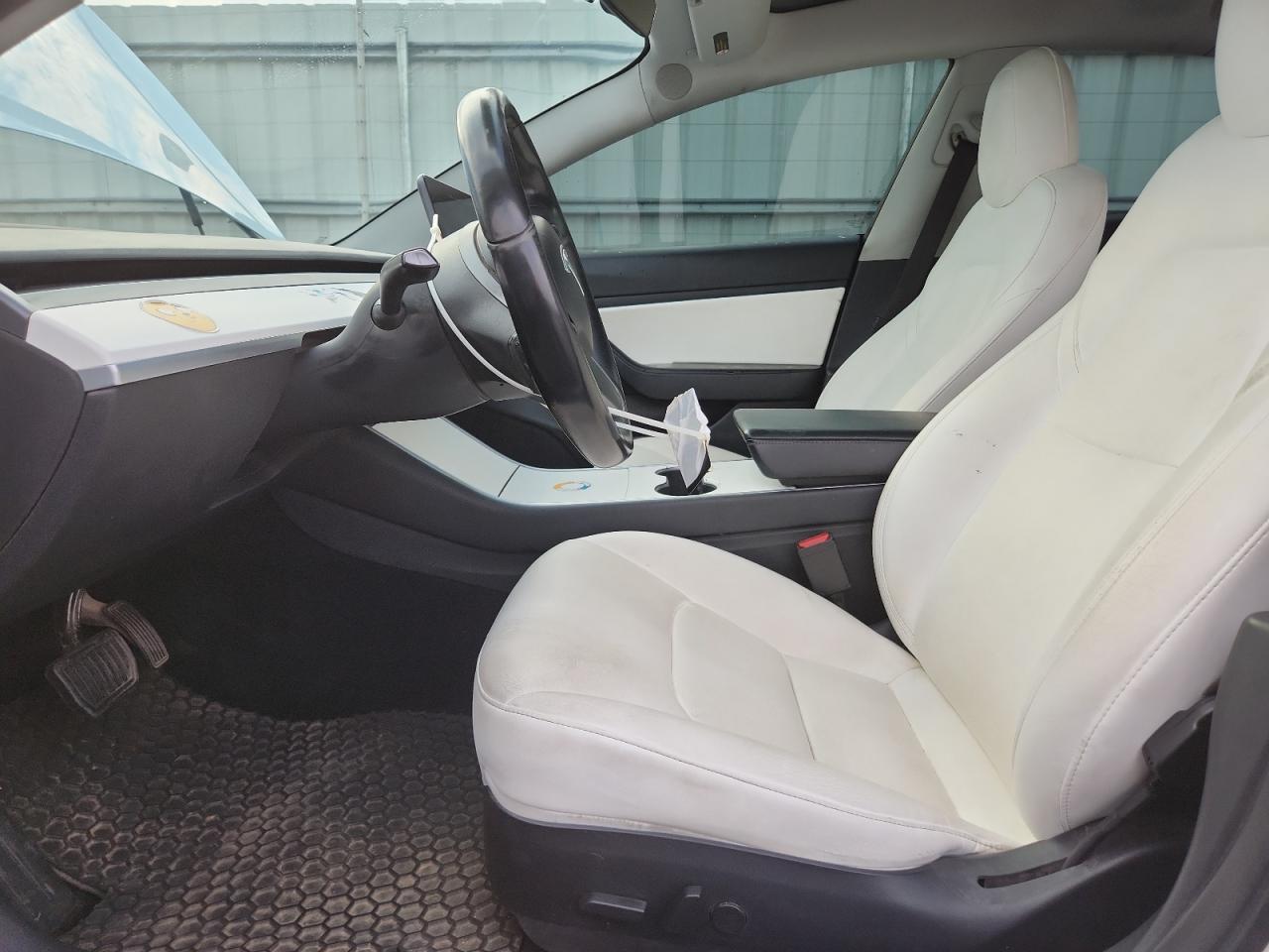 2018 Tesla Model 3 - Фото 7
