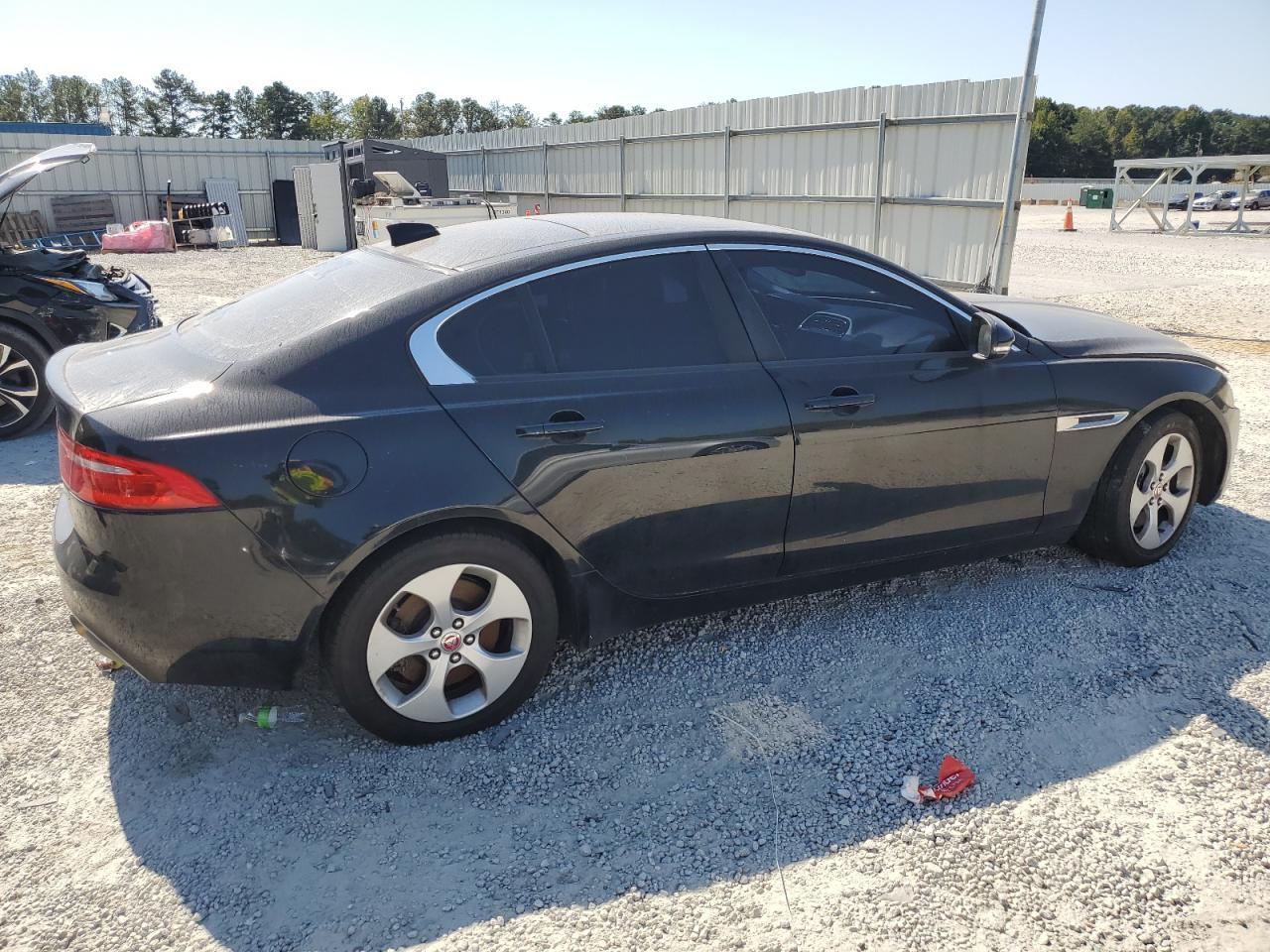 2018 Jaguar Xe - Image 3