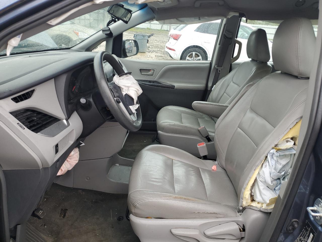 2015 Toyota Sienna - Image 7