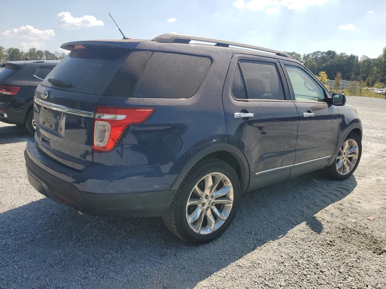 2012 Ford Explorer Xlt - Image 3