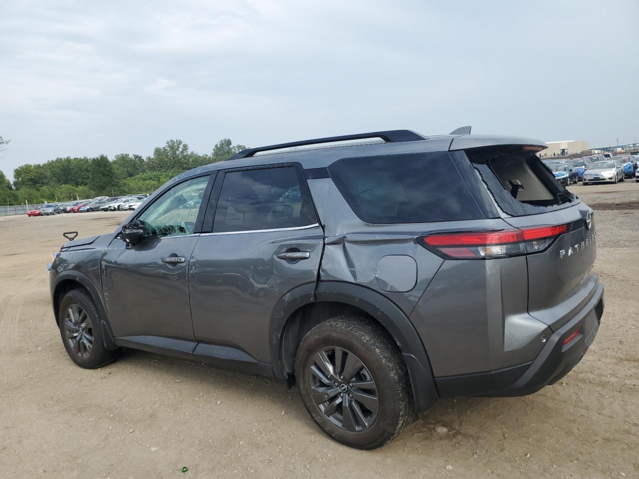 2024 Nissan Pathfinder Sv - Image 2