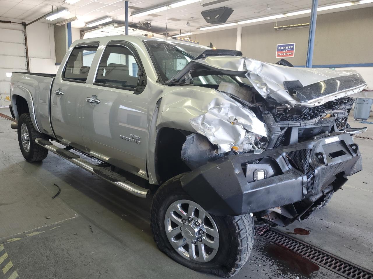 2011 Chevrolet Silverado K2500 Heavy Duty Ltz - Фото 4