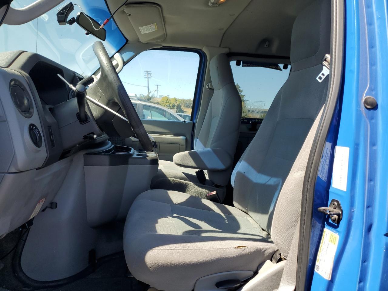 2014 Ford Econoline E350 Super Duty Wagon - Фото 7