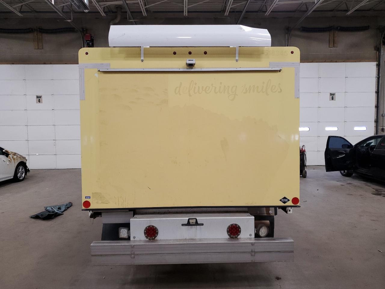 2018 Ford Econoline E450 Super Duty Cutaway Van - Image 6