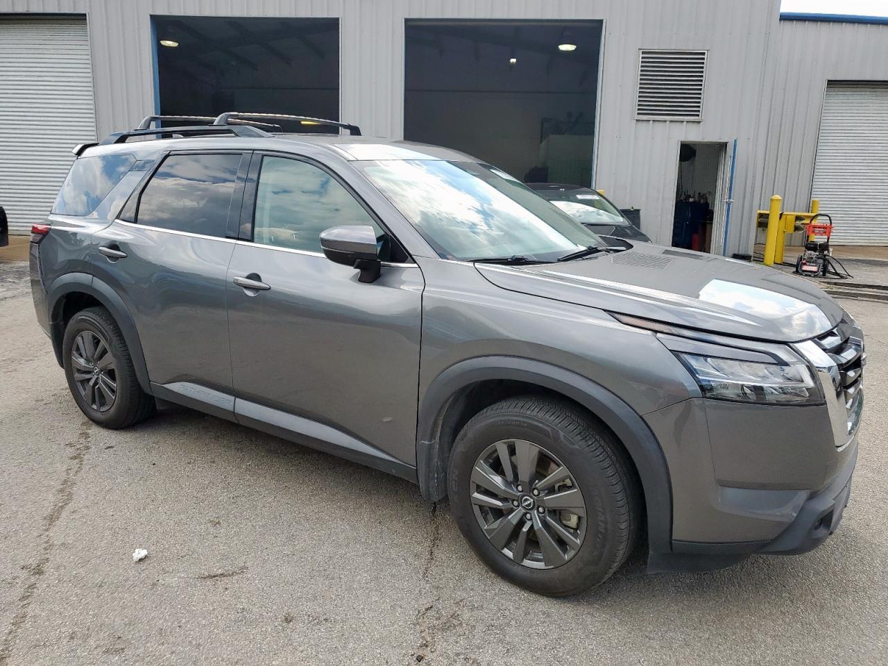 2022 Nissan Pathfinder Sv - Image 4