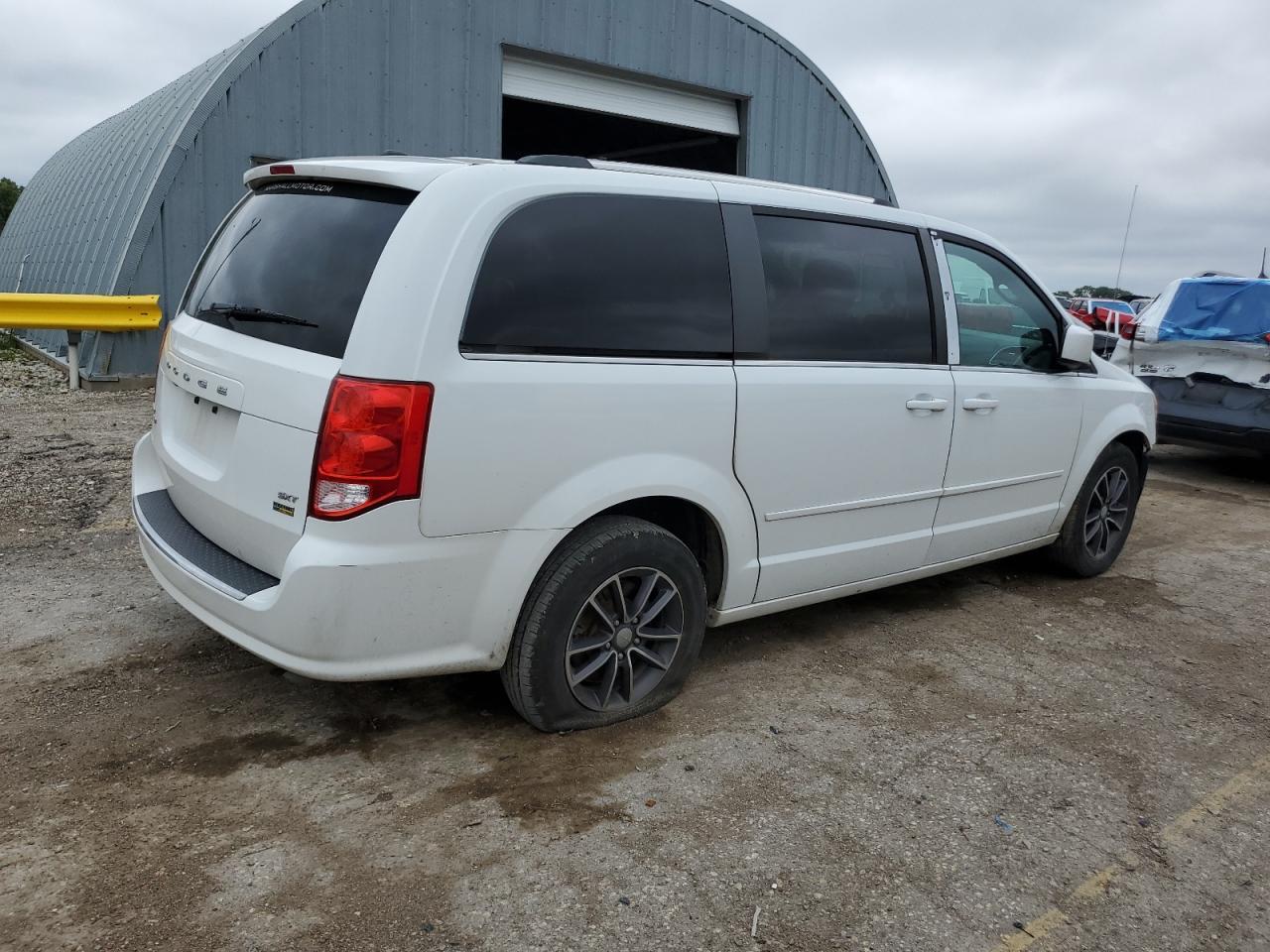 2017 Dodge Grand Caravan Sxt - Фото 3