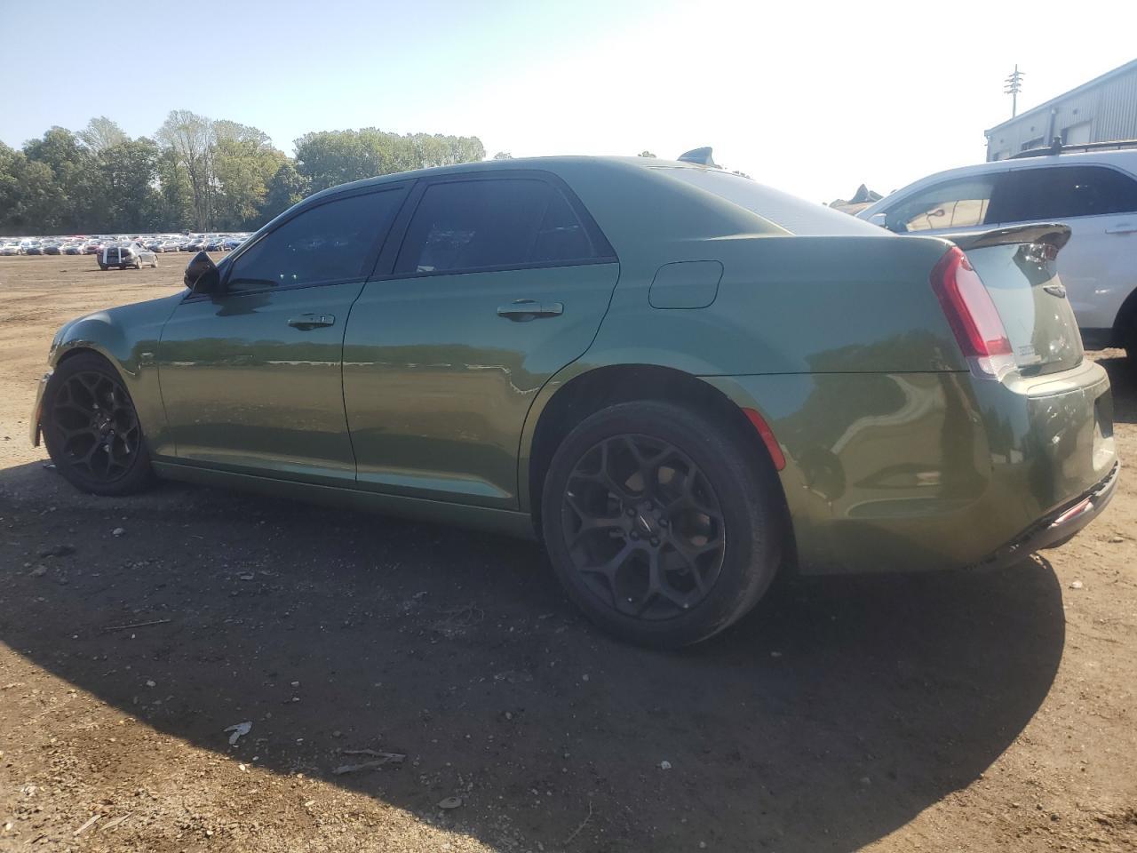 2018 Chrysler 300 Touring - Фото 2