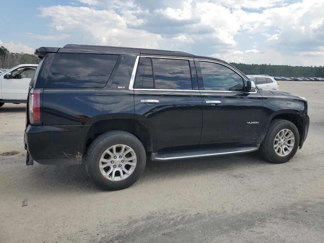 2017 GMC Yukon Slt - Фото 3