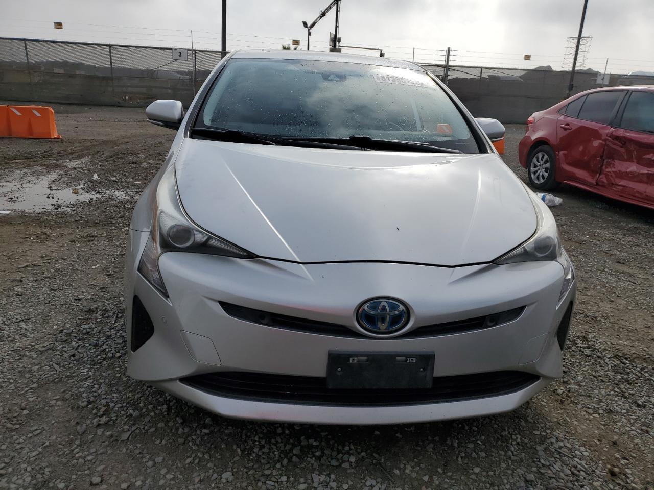2017 Toyota Prius - Image 5