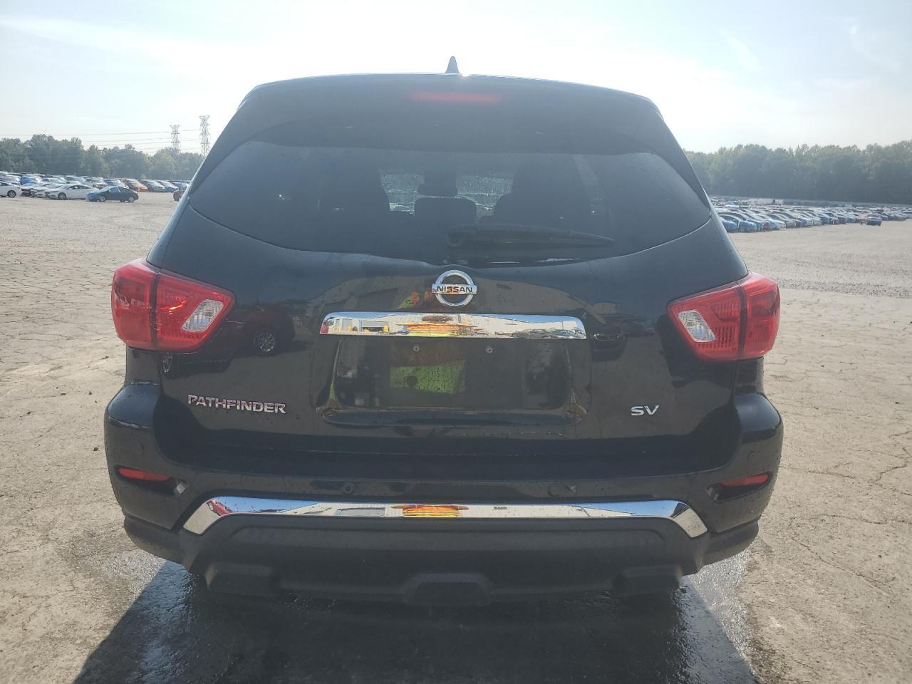 2019 Nissan Pathfinder S - Image 6