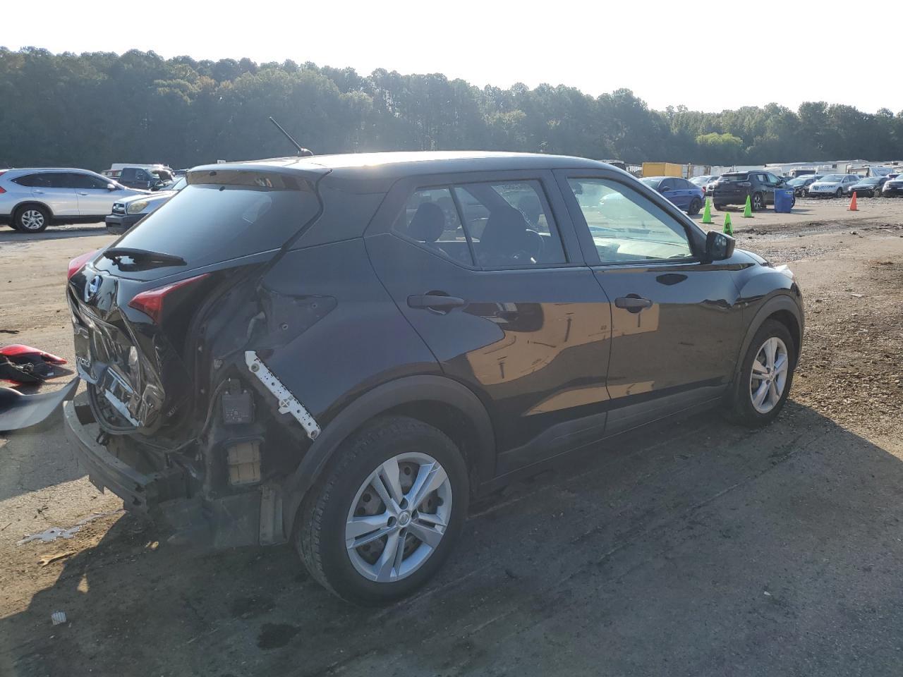 2020 Nissan Kicks S - Фото 3