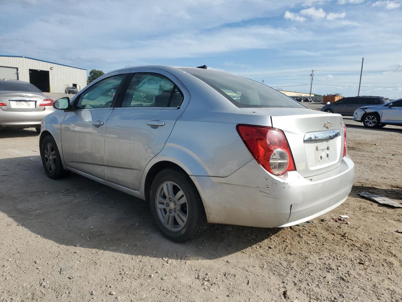 2014 Chevrolet Sonic Lt - Фото 2