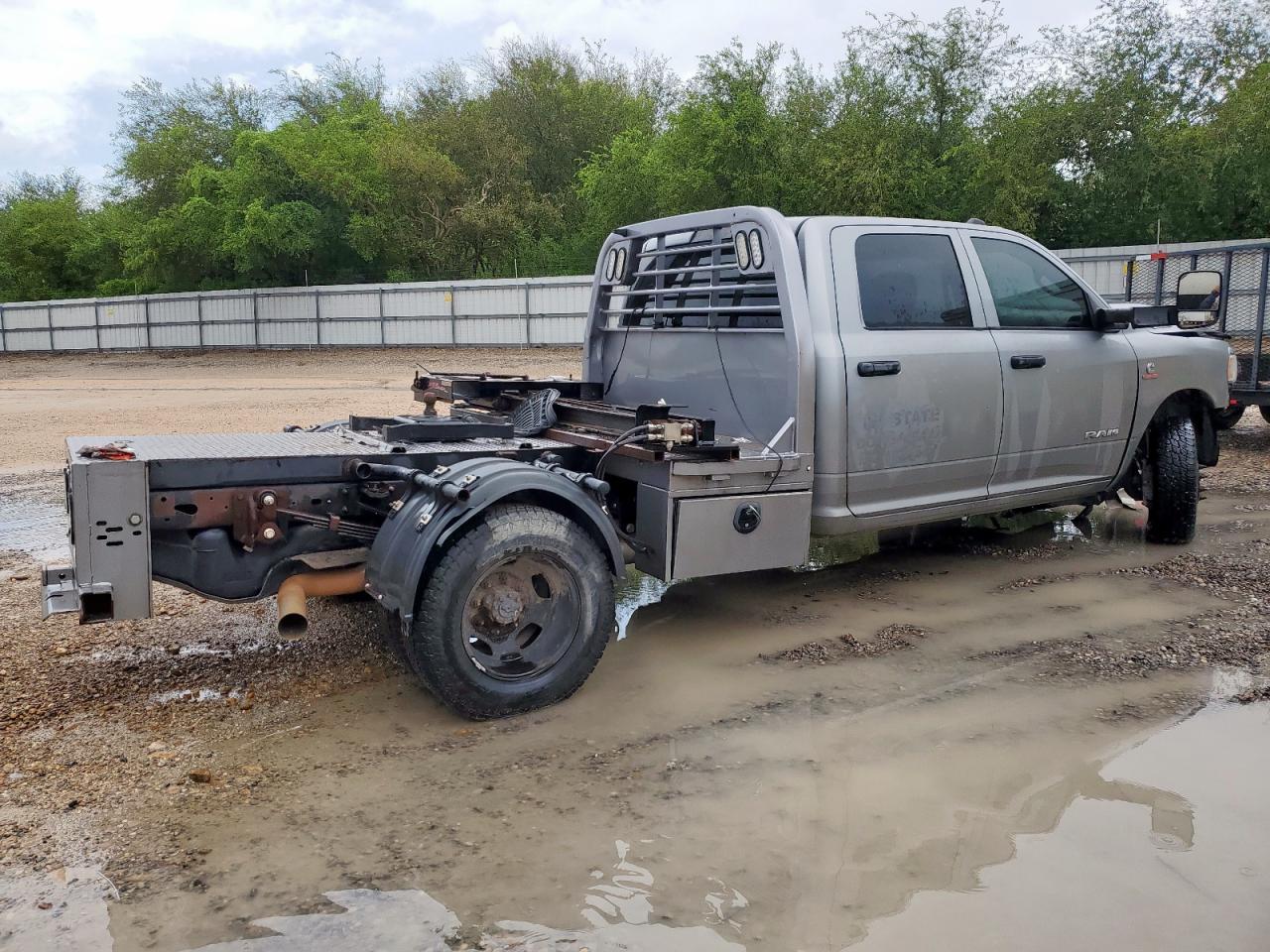 2022 Ram 3500 - Фото 3