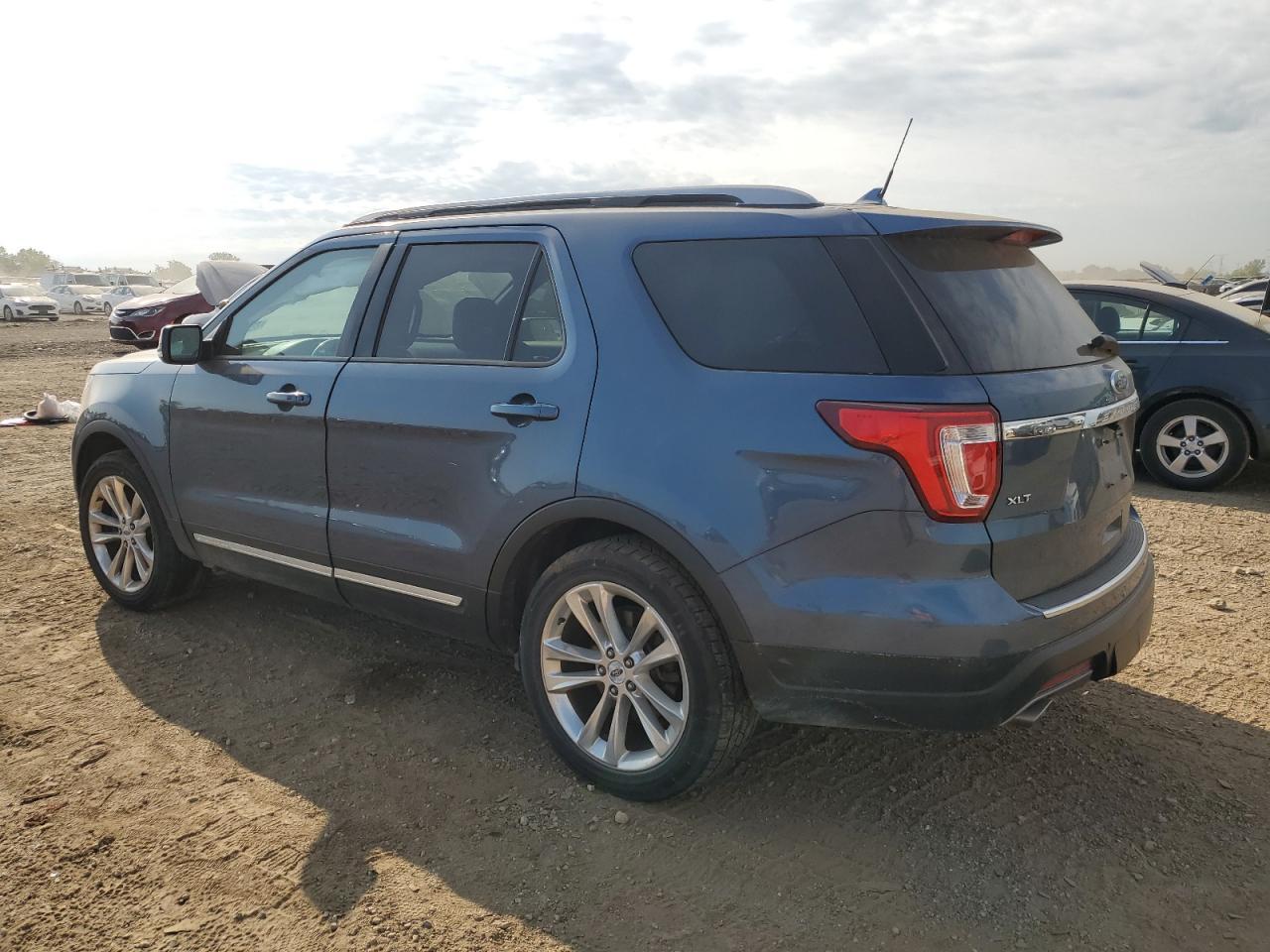 2018 Ford Explorer Xlt - Фото 2
