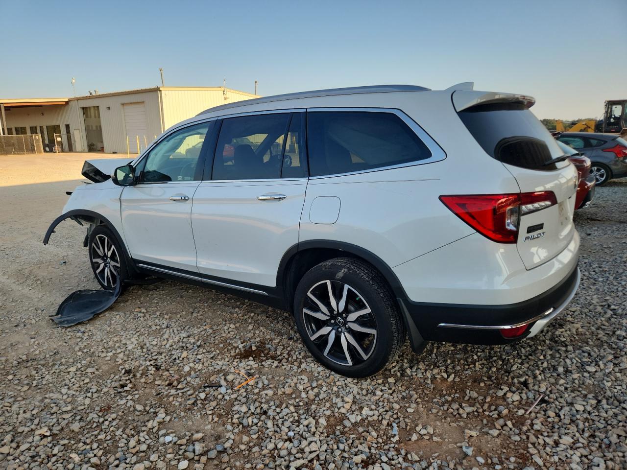 2021 Honda Pilot Touring - Image 2