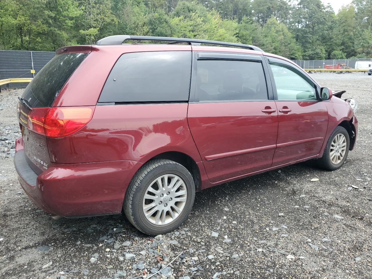 2010 Toyota Sienna Xle - Фото 3