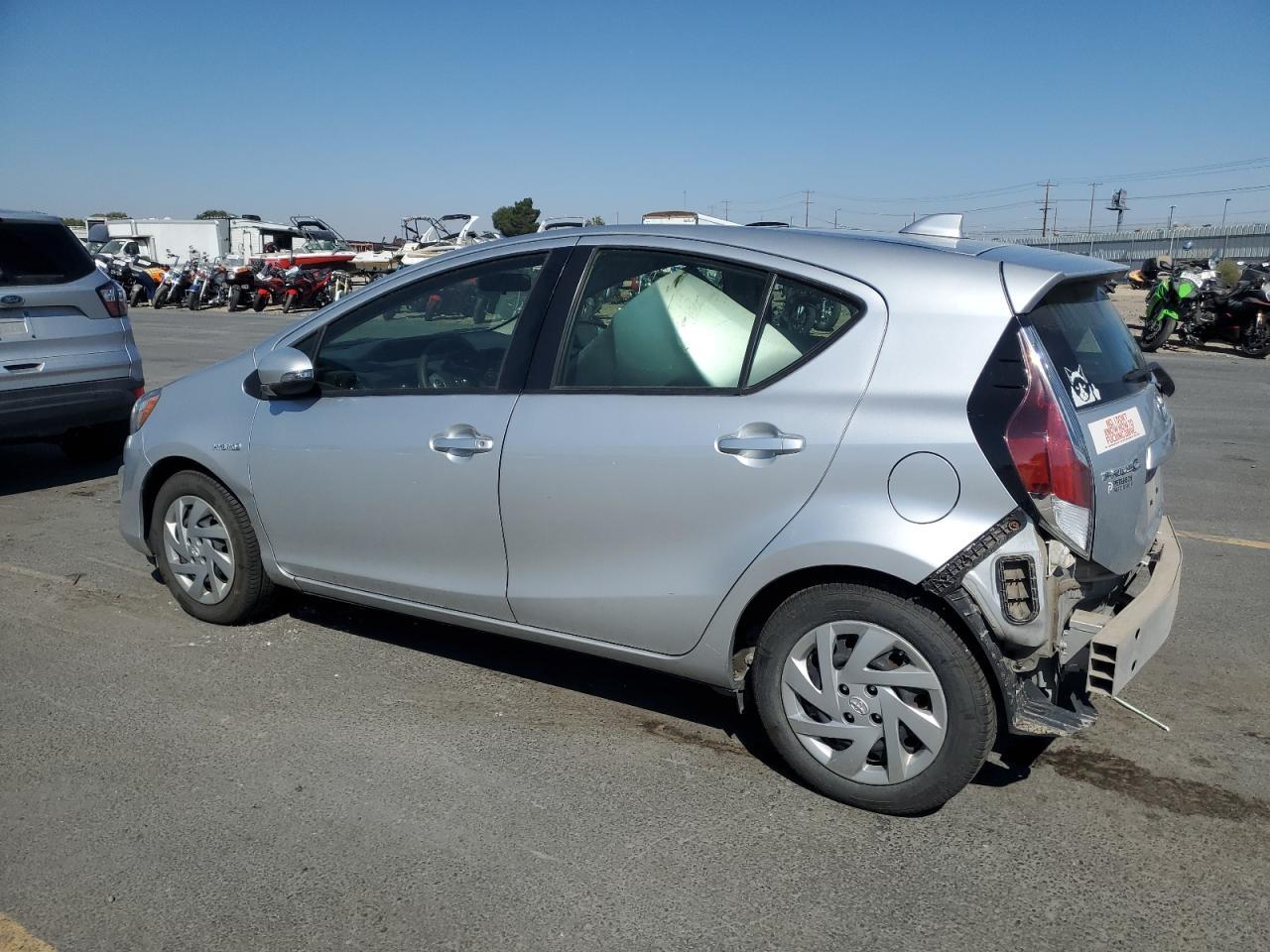2015 Toyota Prius C - Фото 2