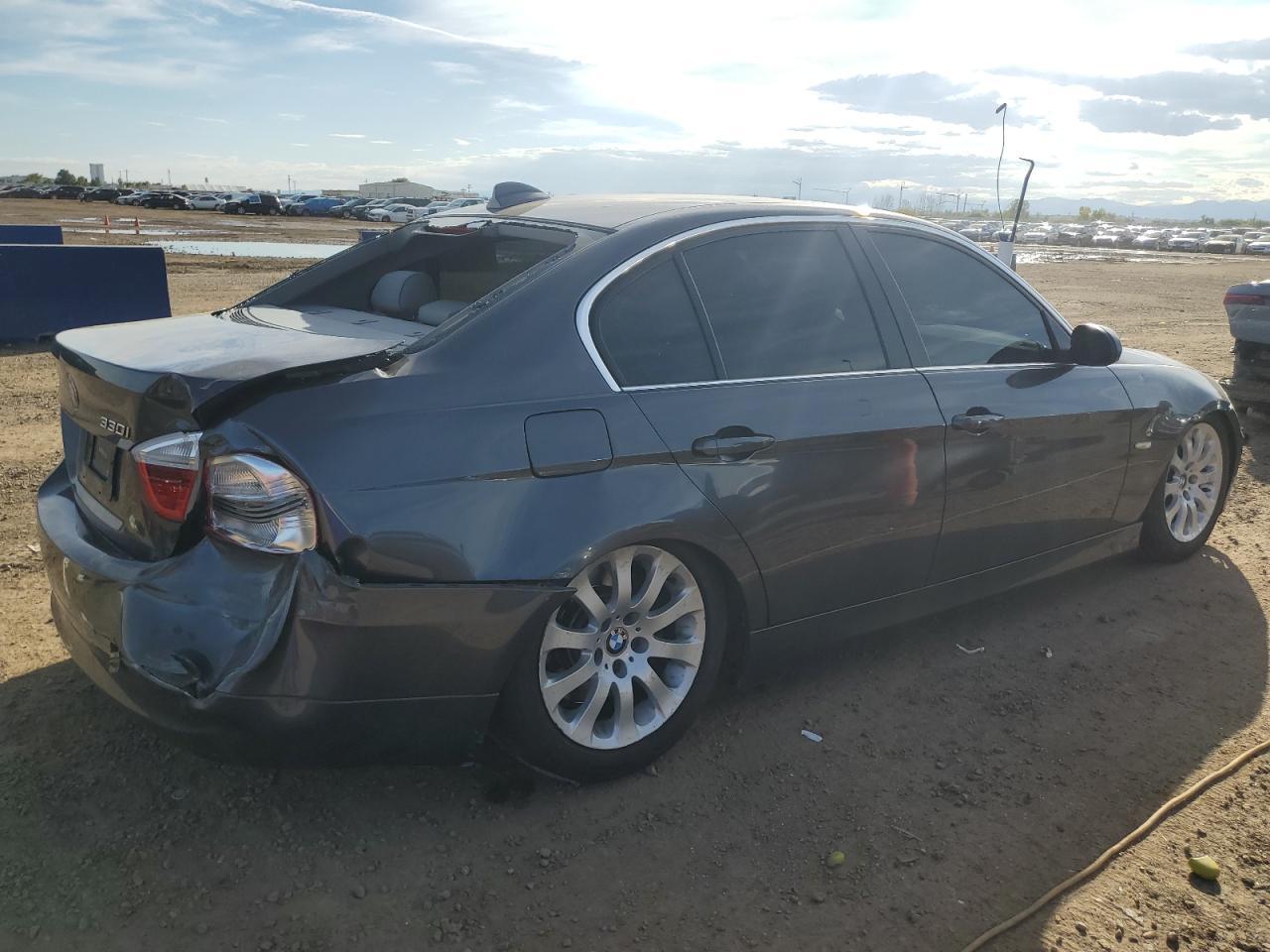 2006 BMW 330 I - Image 3