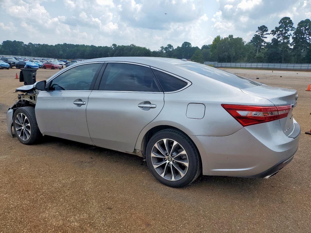 2016 Toyota Avalon Xle - Фото 2