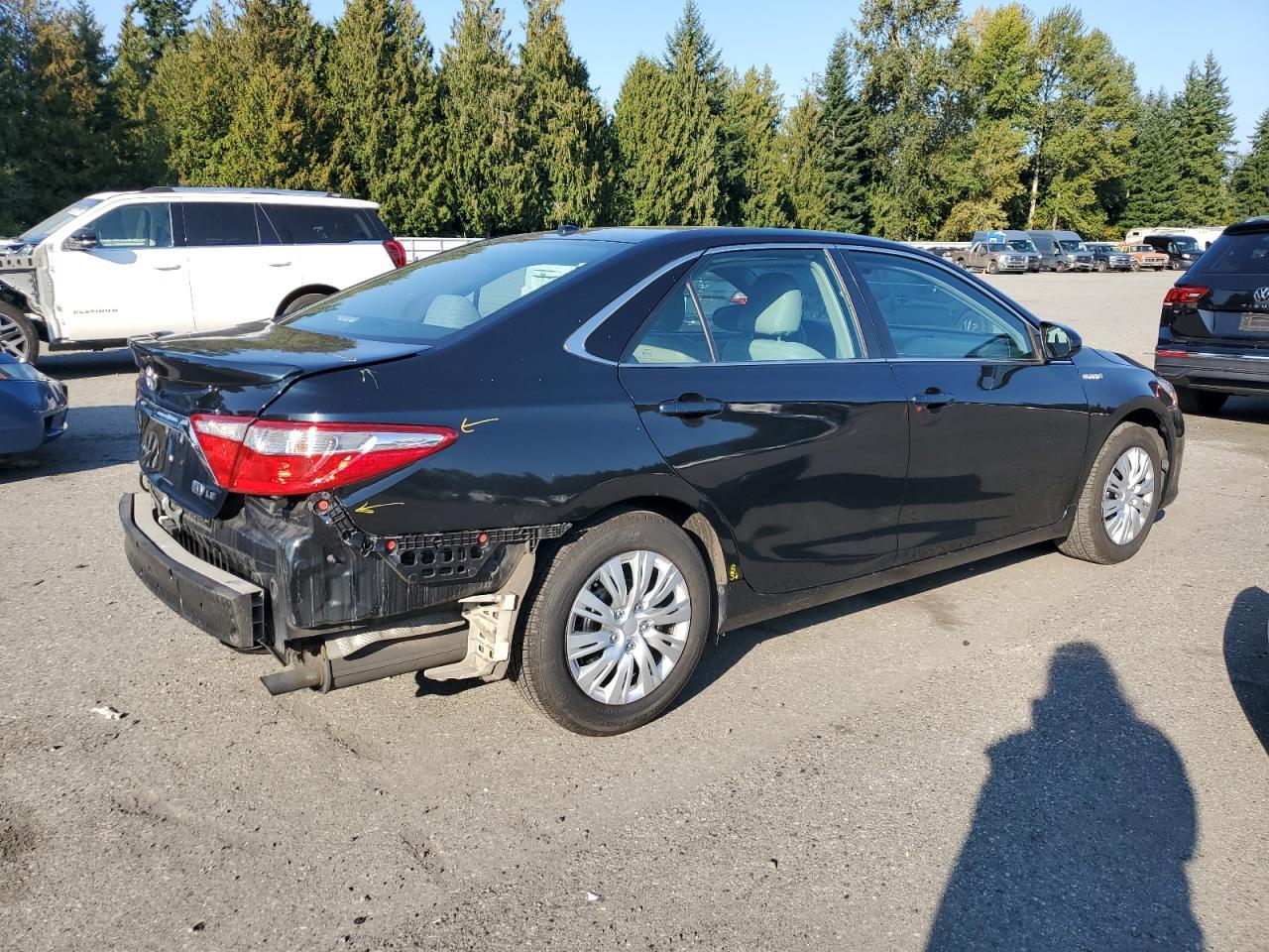 2016 Toyota Camry Hybrid - Image 3