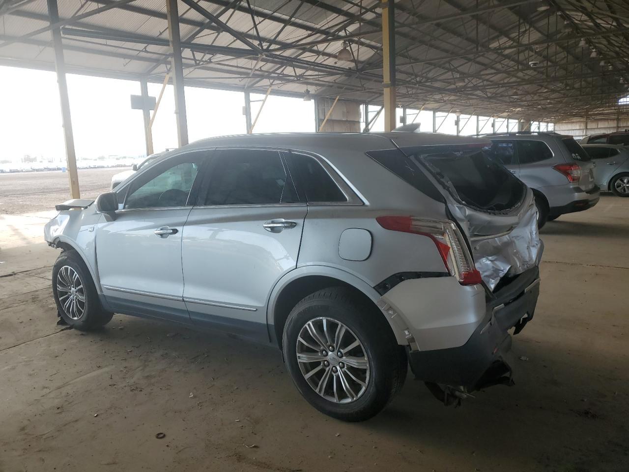 2017 Cadillac Xt5 Luxury - Фото 2