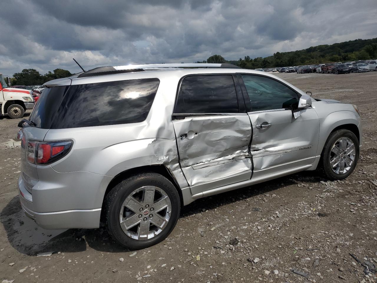 2015 GMC Acadia Denali - Image 3