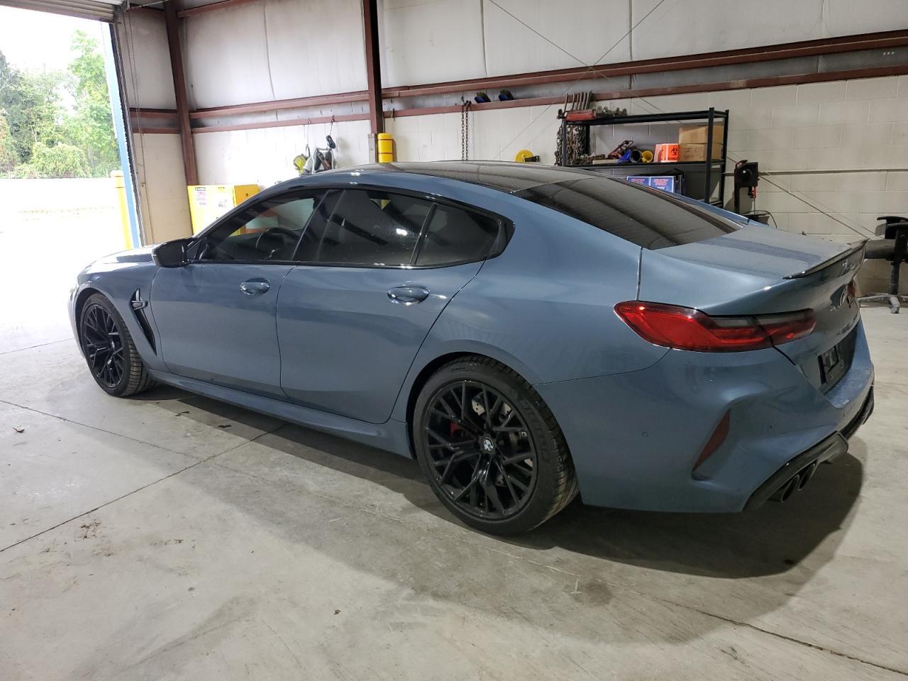 2022 BMW M8 - Фото 2