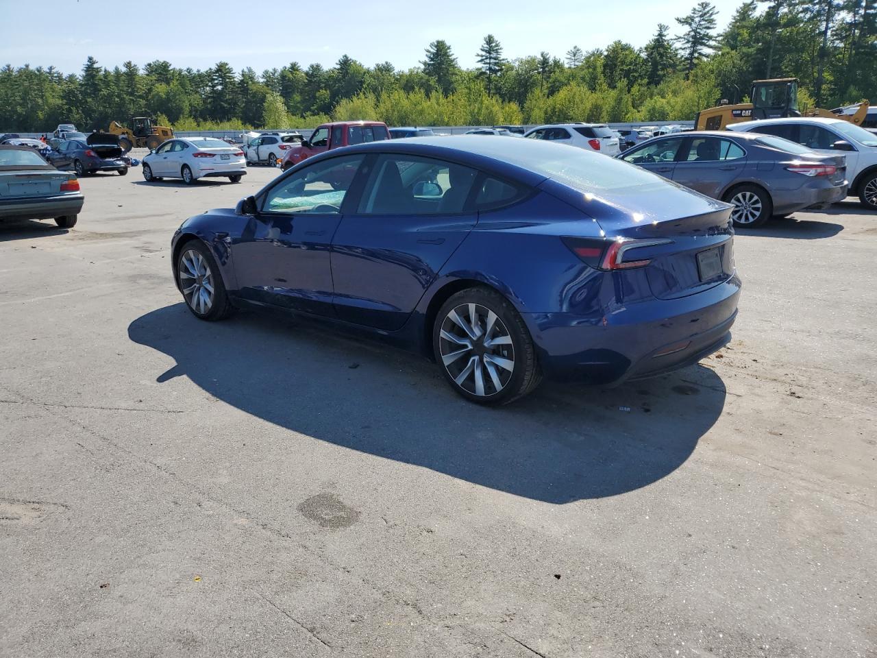 2024 Tesla Model 3 - Фото 2