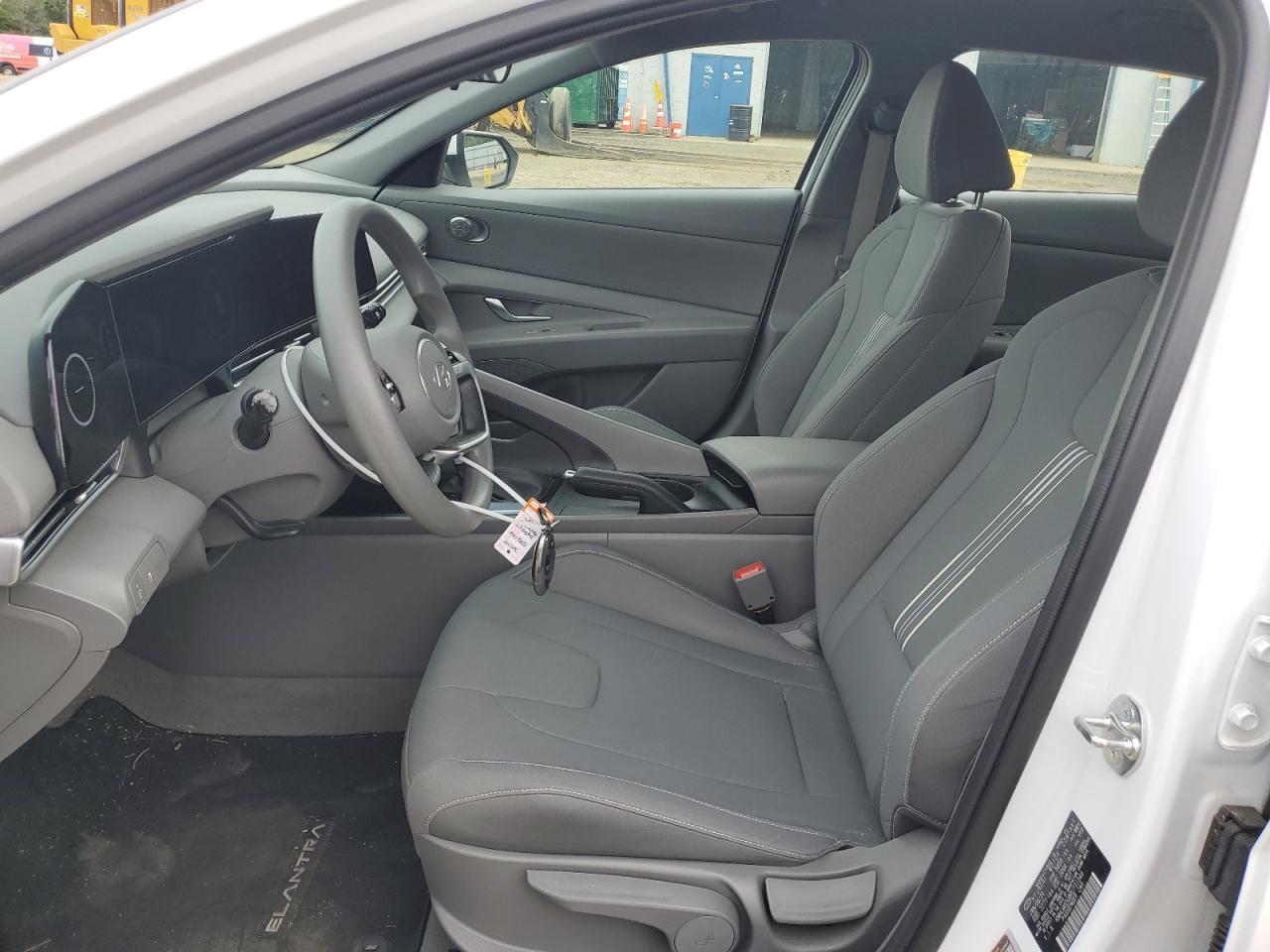 2024 Hyundai Elantra Sel - Image 7