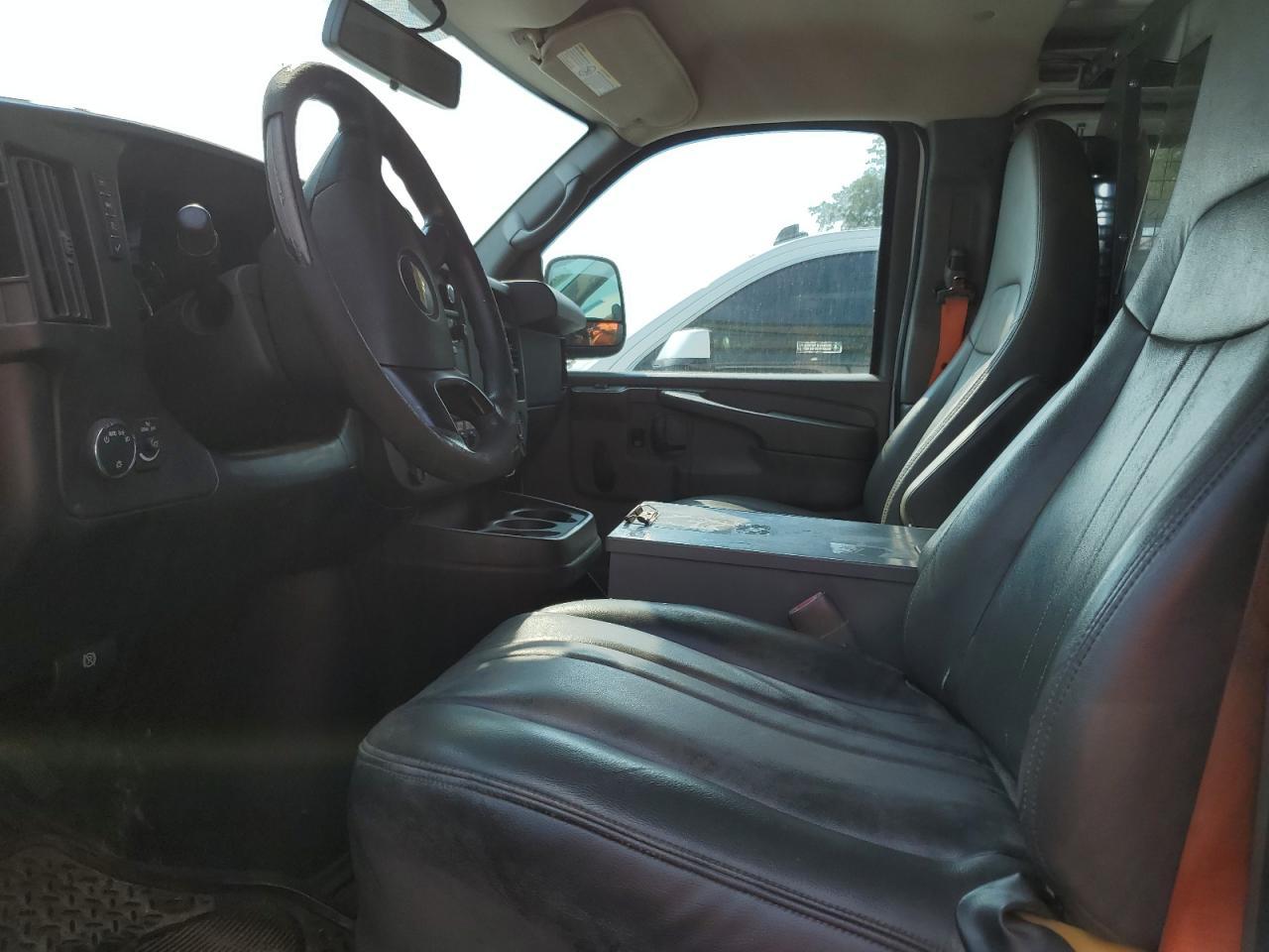 2013 Chevrolet Express G2500 - Image 7